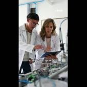 Voir la vidéo de Chaussures de basket : on sait pourquoi ça couine !