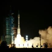 Objectif Lune : la Chine envoie trois hommes dans l'espace, dont un pour un an 