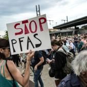 Trois associations saisissent la justice contre les "carences" de l'Etat dans la lutte contre les PFAS 