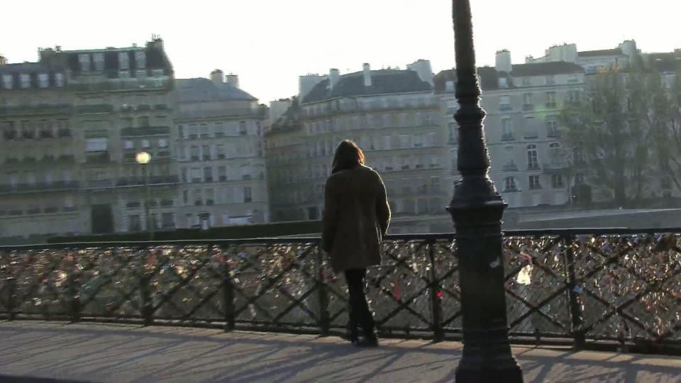 Un mathématicien sur un pont de Paris