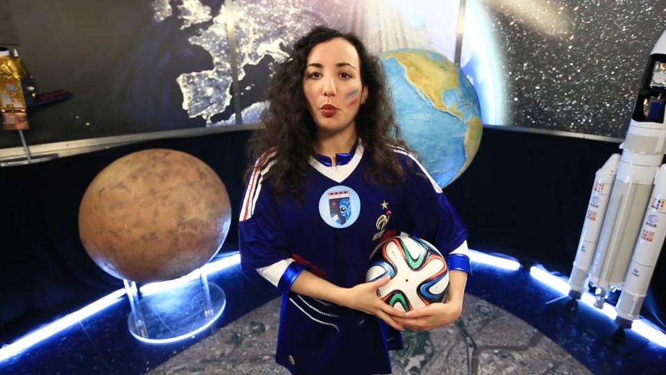 illustration Le ballon de football dans l'espace